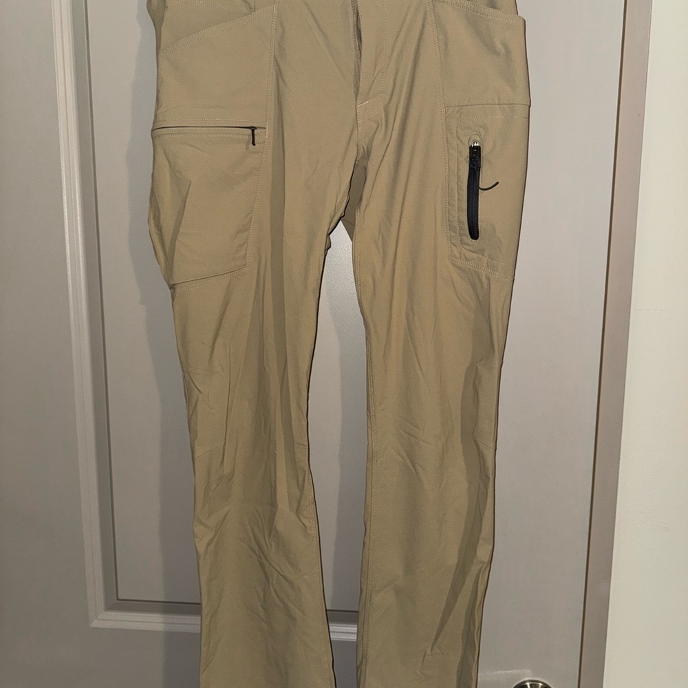 The North Face Men's Cargo Pants in Tan
